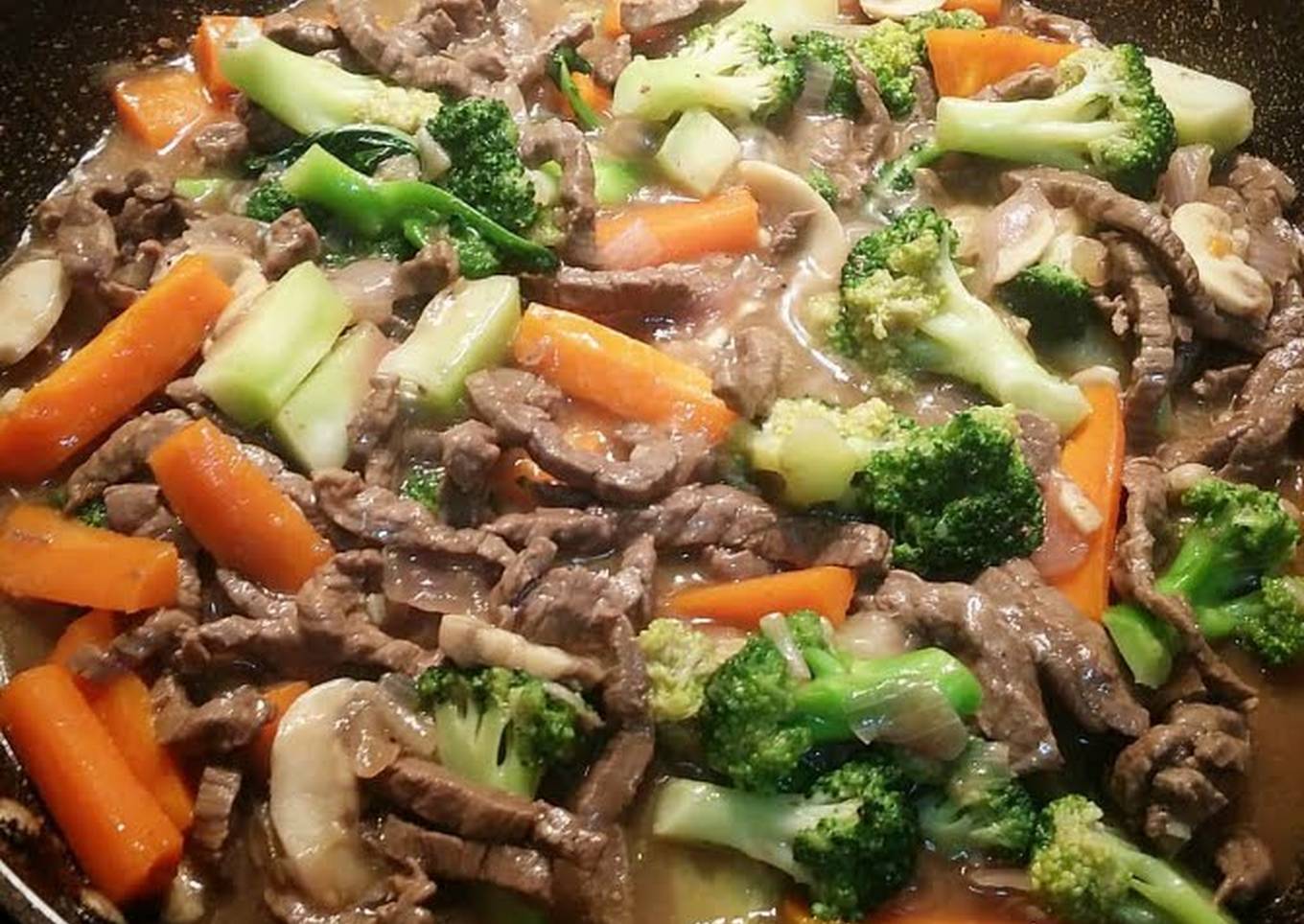 beef broccoli with mushroom in oyster sauce