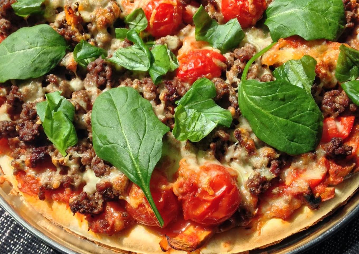 beef tomato and basil pizza