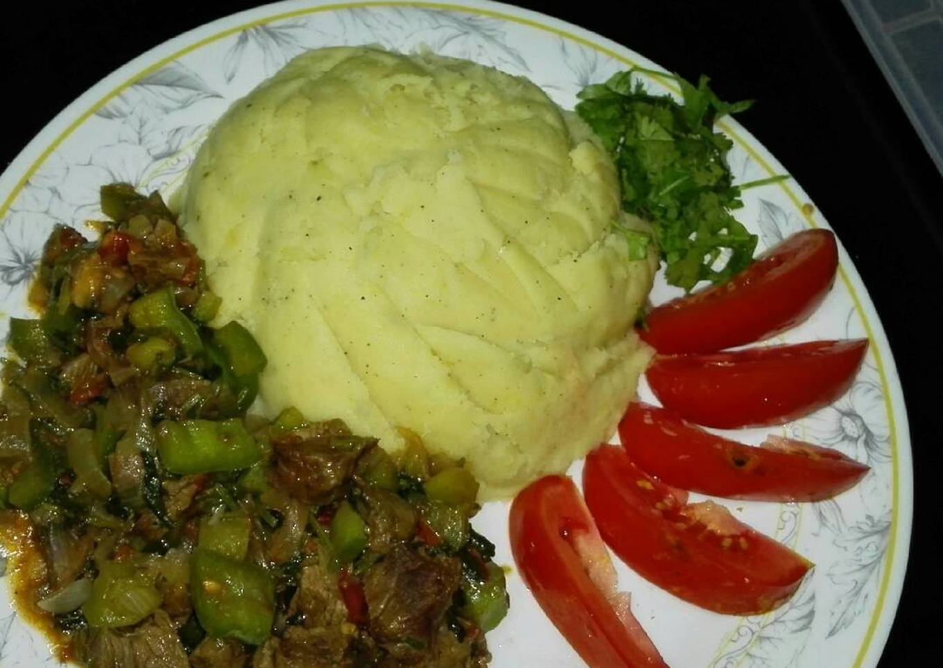 mushed potatoes and beef