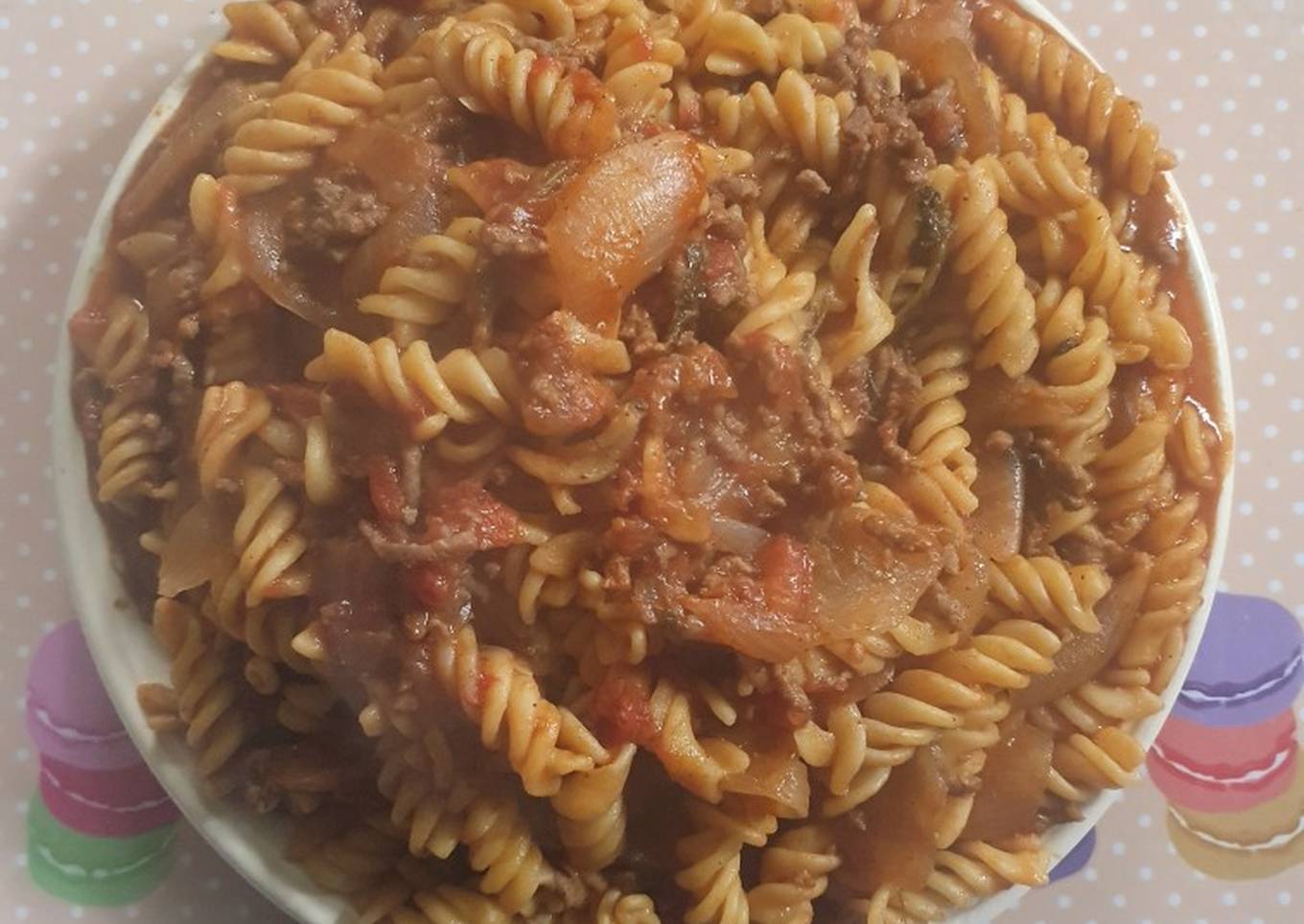 fusilli in beef mince and tomato sauce