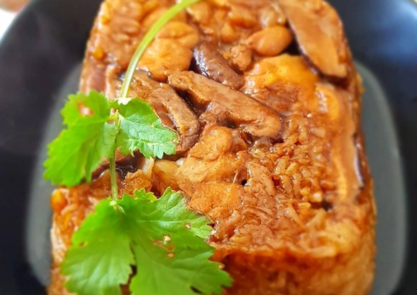 lo mai gai chinese glutinous rice with chicken mushrooms