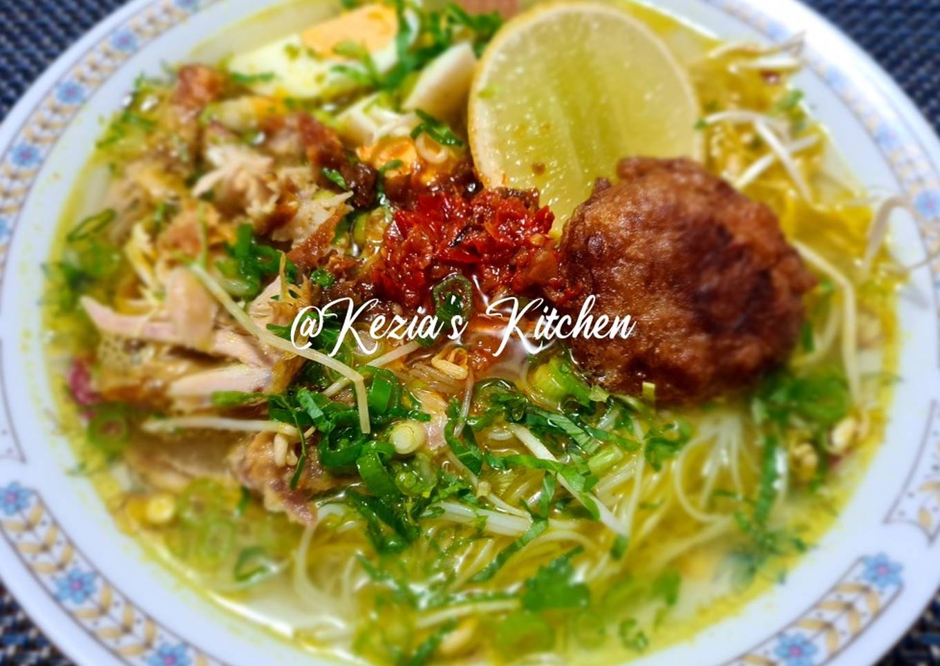 soto ayam kuah bening indonesian clear chicken noodle soup