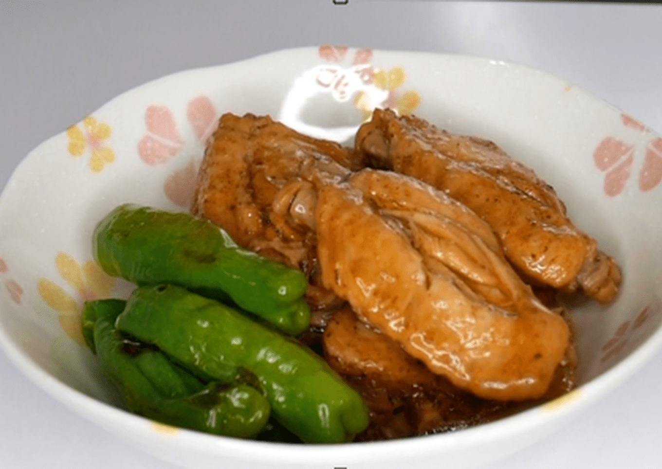 simmered chicken wings in cola with a rice cooker