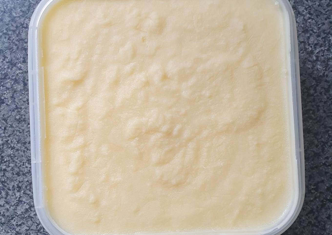 vanilla extract custard ice cream