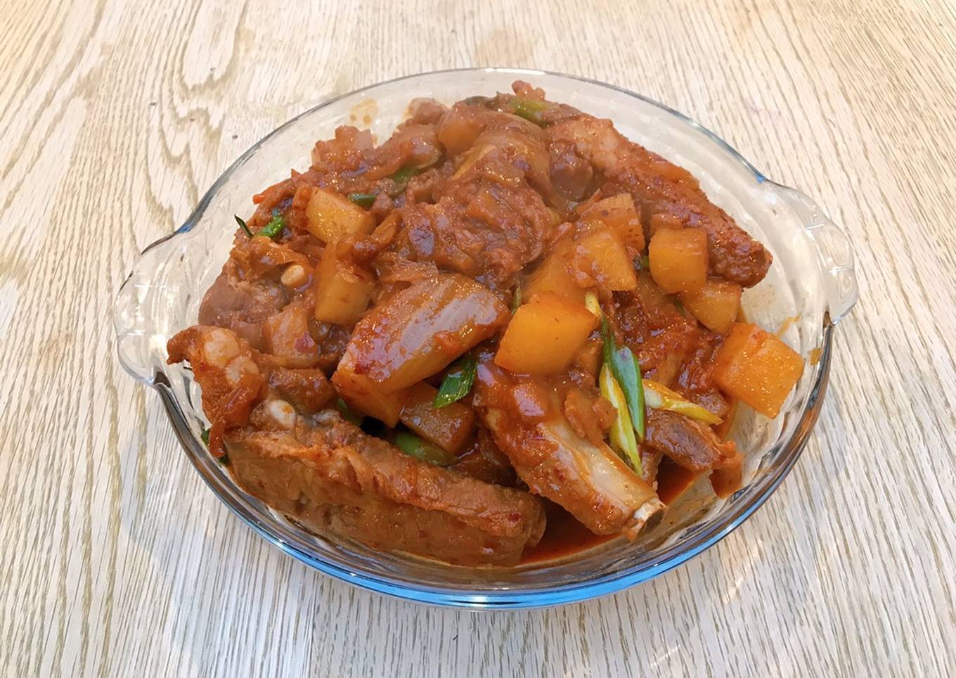 Korean kimchi pork rib stew