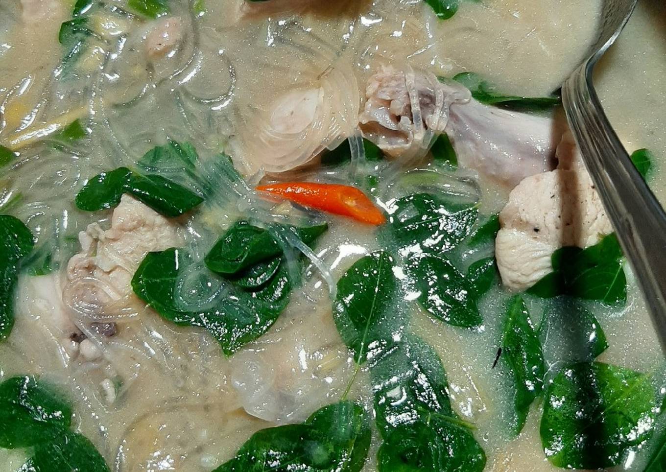 spicy sotanghon chicken soup with malunggay