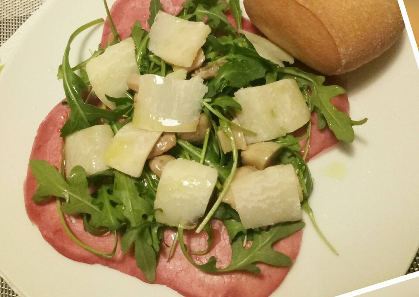 bresaola and rocket salad with my mushrooms in oil
