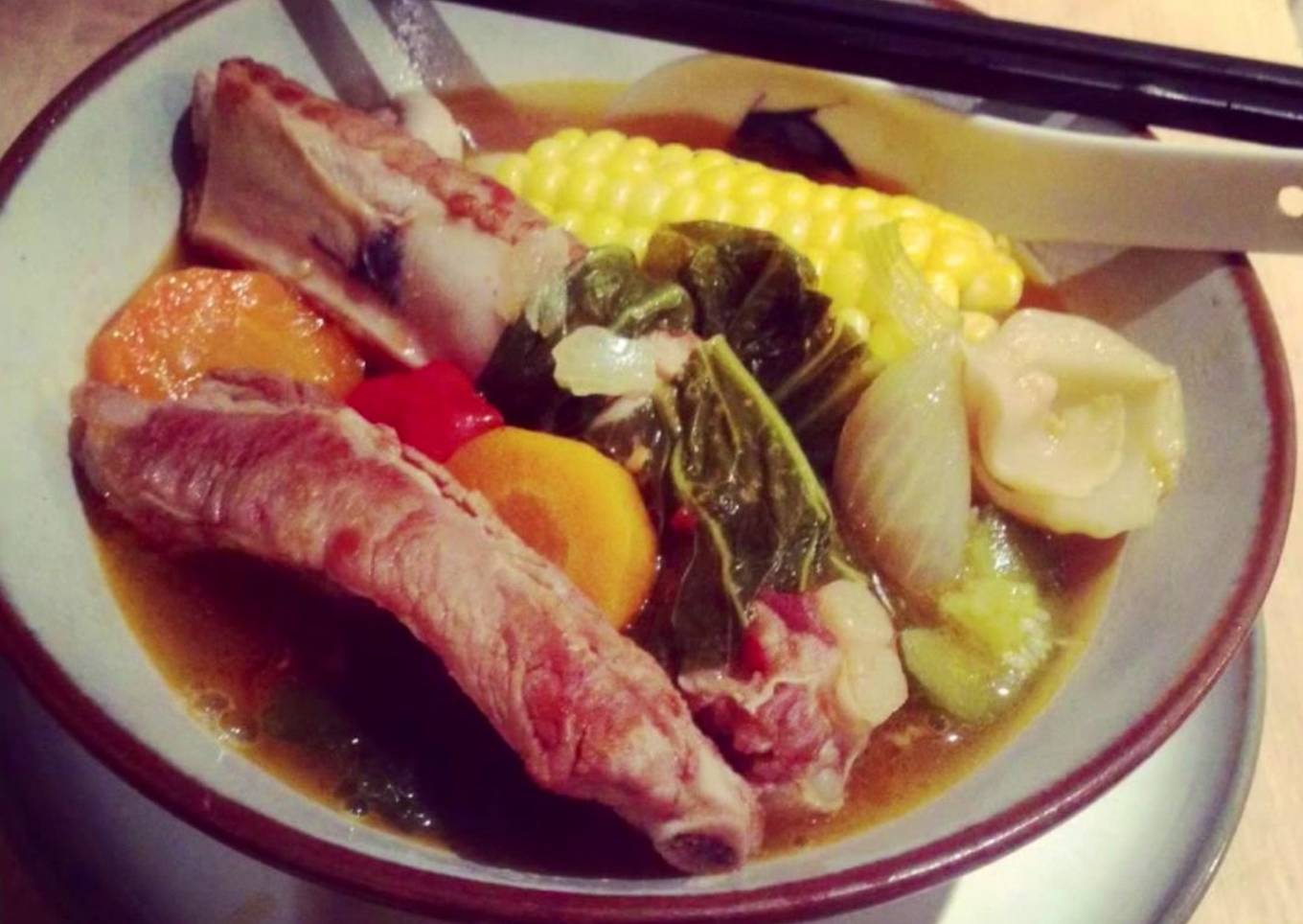 pork rib soup with pickled mustard greens