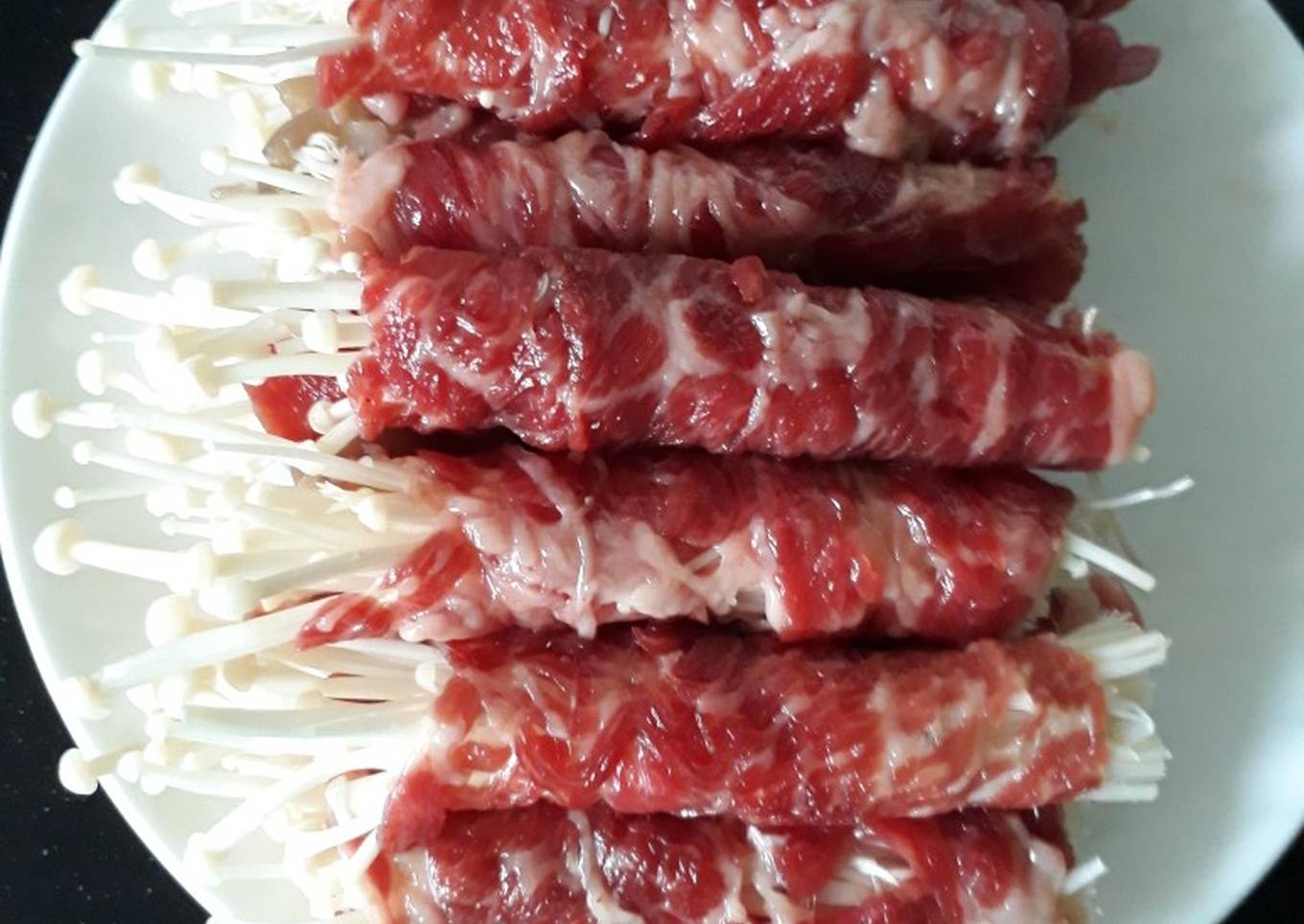 grilled beef wrapped enokitake mushroom
