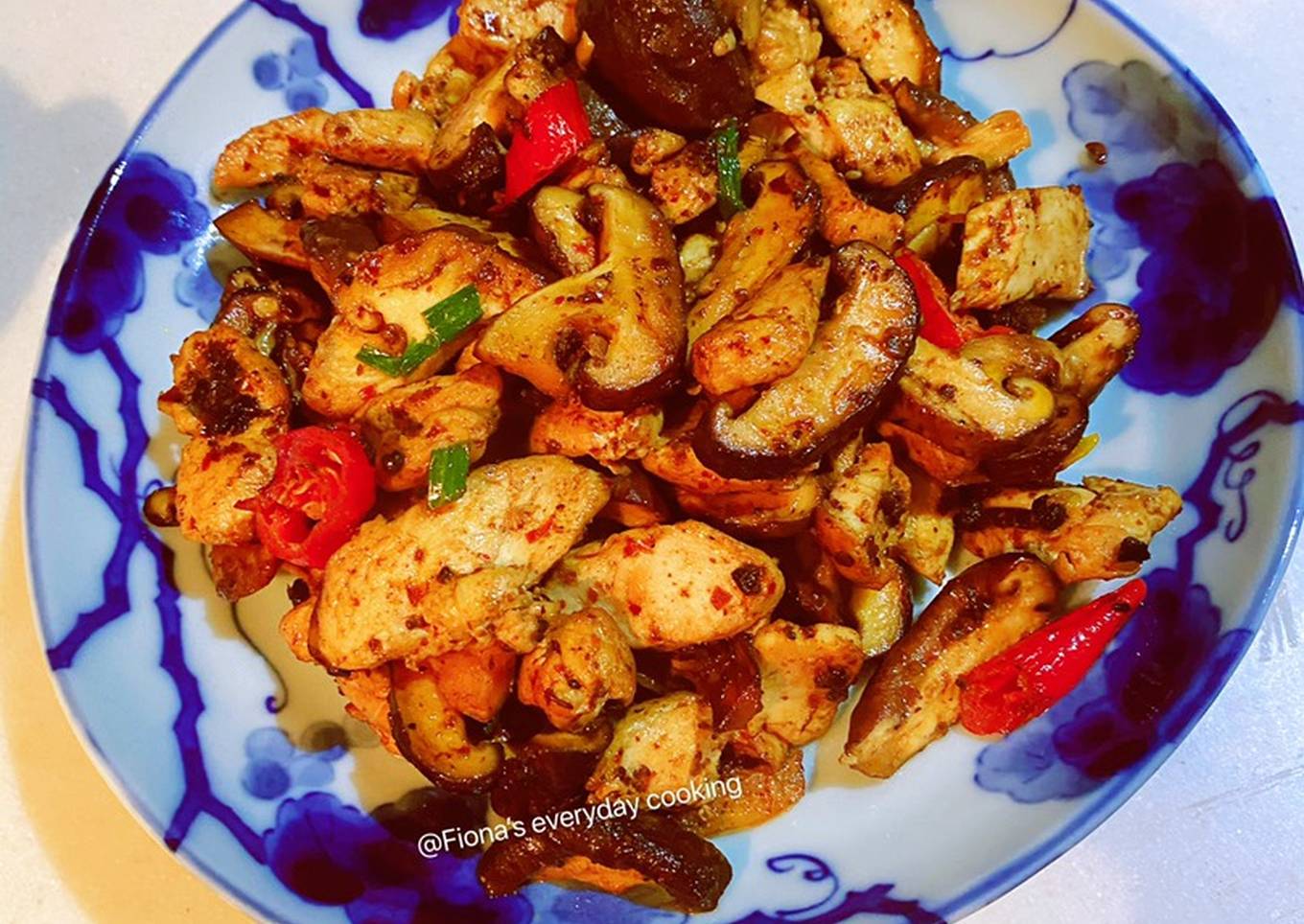 stir fried chicken breast with shiitake mushrooms